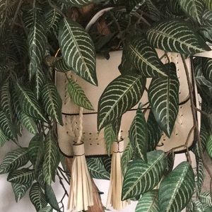 Woven classic shoulder bag